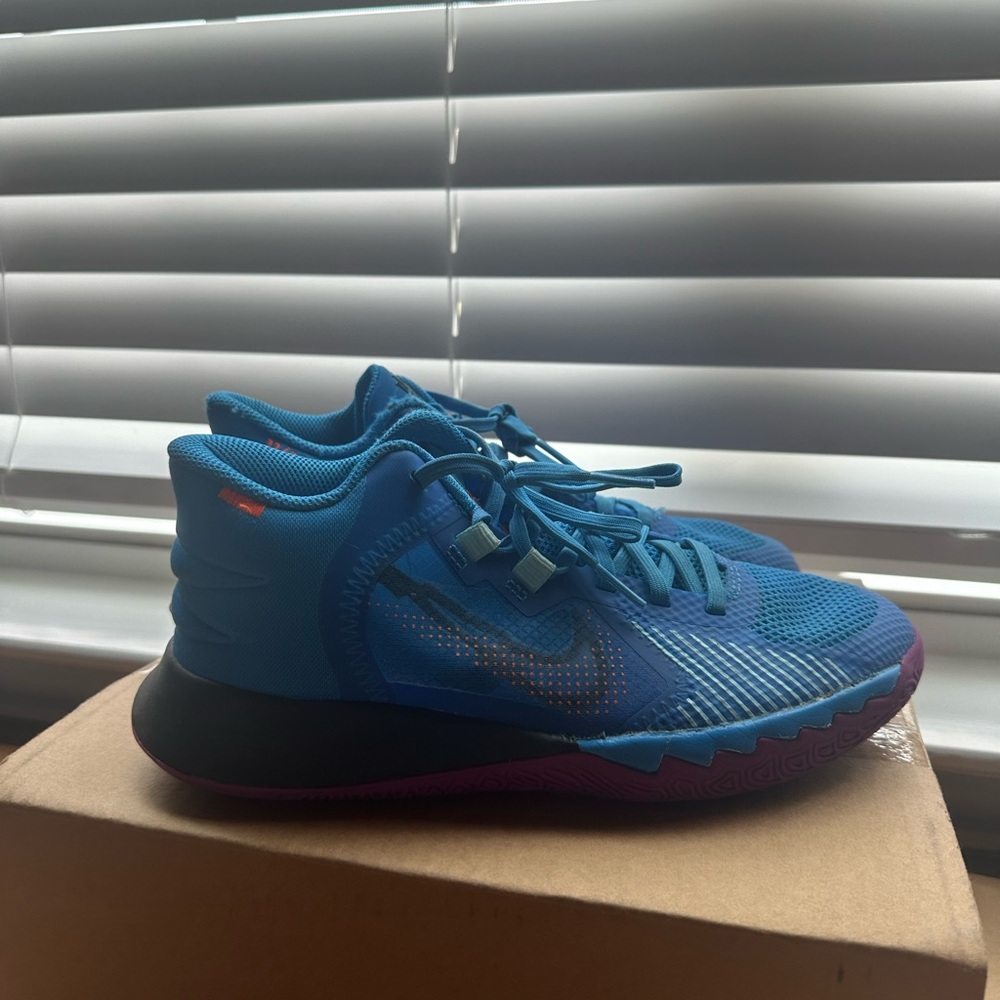 nike basketball shoes